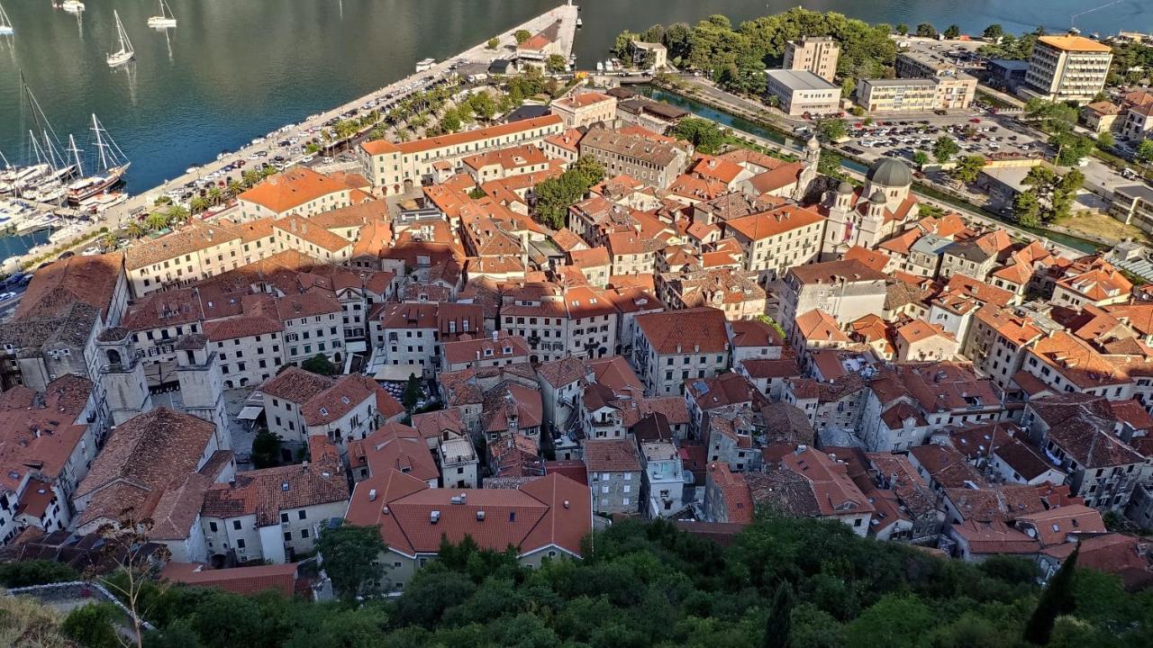 Guesthouse Lovcen Kotor Buitenkant foto
